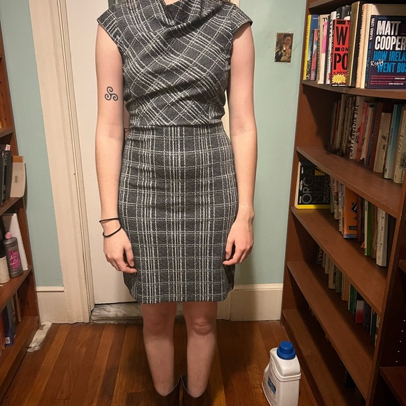 Banana Republic sheath dress, size 0, NWT - Picture 3 of 5